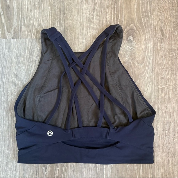 Women's Black Sports Bra - Picture 2 of 3
